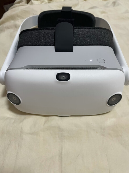 爱奇艺奇遇3 VR一体机里面软件多不多？