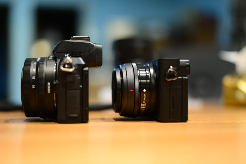 镜头索尼E 20mm F2.8微单镜头分析性价比质量怎么样！好不好？
