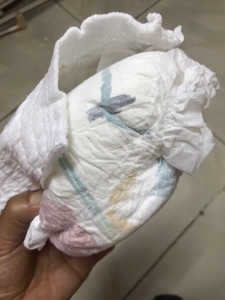 babycare尿不湿Airpro裤加量箱装XL721217kg超薄腰围和皇室比哪个更松一点？