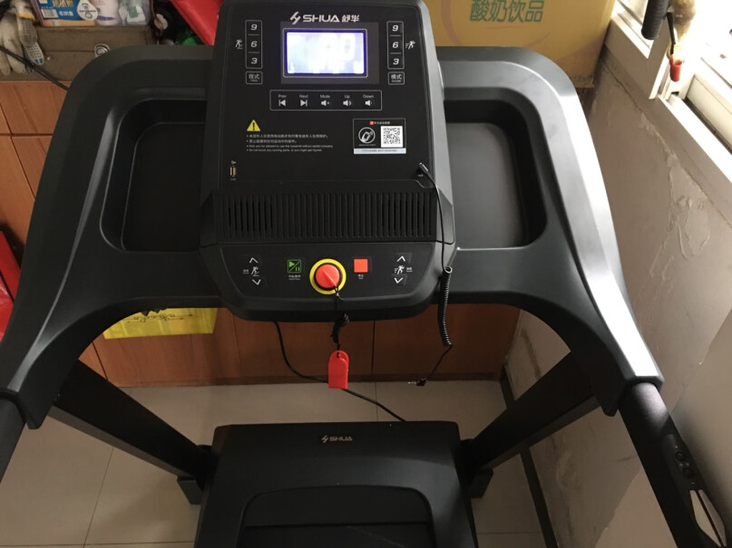 舒华A9家用智能可折叠跑步机支持华为运动健康APP赠不赠送垫子？