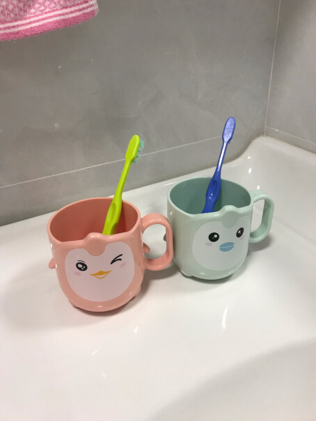 JAJALIN漱口杯情侣牙刷杯子家用简约刷牙杯洗漱杯杯口光滑吗？