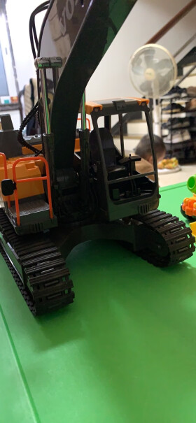 双鹰工程挖掘机挖机遥控车钩勾机工程玩具车模型117可以下单嘛？