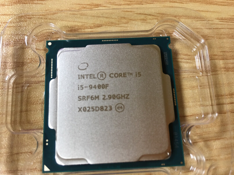 英特尔 i5 9400F 处理器还需要单独买散热器吗？