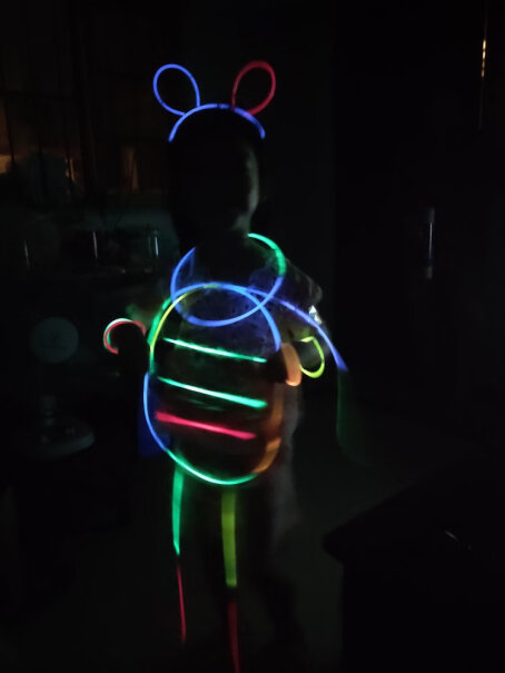 手环荧光棒KIDNOAM抖音同款儿童玩具萤光夜光好用吗？优缺点质量分析参考！