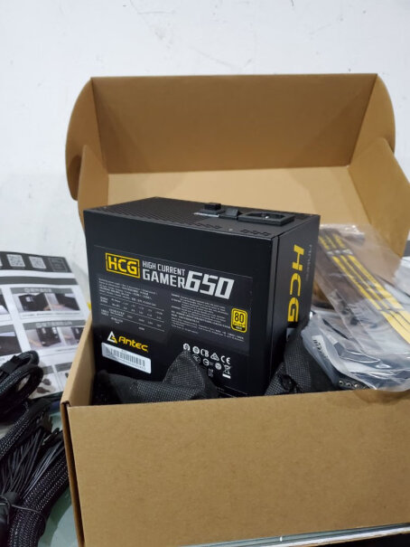 Antec SG1000W电源请问有没有买过的朋友 可否好心帮忙看一下 这个包装盒上是否有 CE 的标志 谢谢啦？