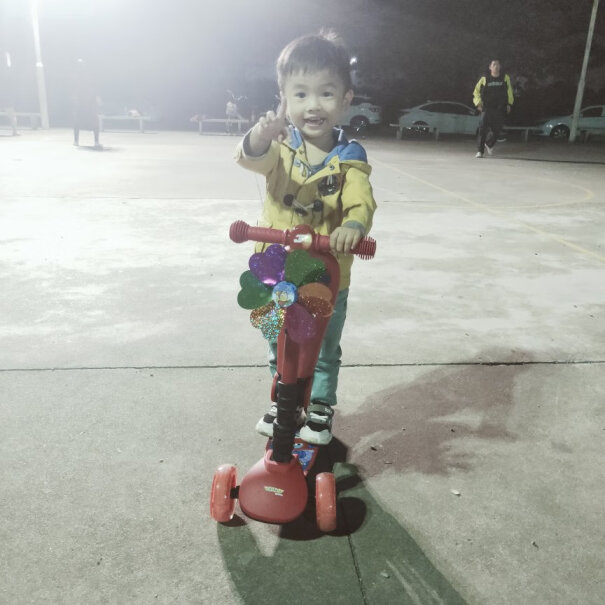 超级飞侠儿童滑板车2-6-12岁5CM闪光宽轮这个滑板车怎么能座椅前置？