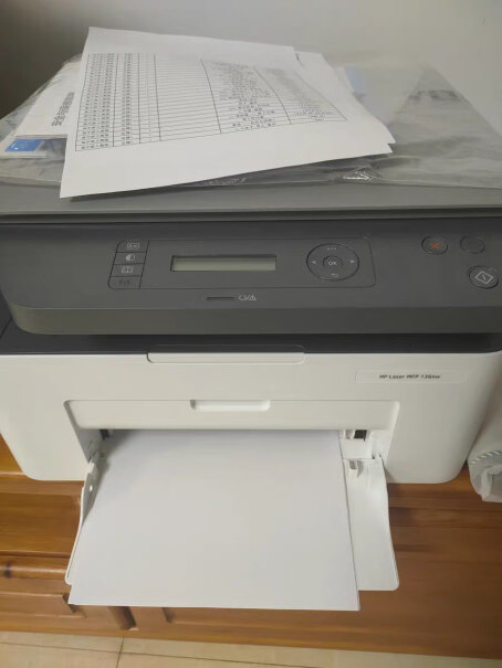 惠普136w锐系列黑白激光多功能一体机你好，怎么复印打印都卡纸？