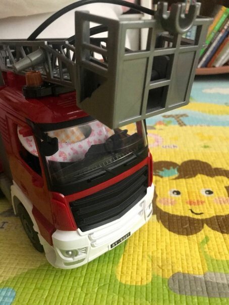 双鹰手动工程车运输翻斗车工程模型儿童玩具车钩子能不能放下来？