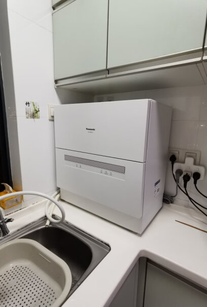 松下自动洗碗机家用台式松下洗碗机免费安装请问洗得废水吗？