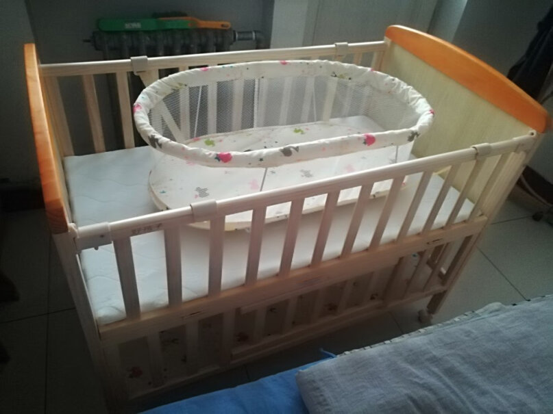 gb好孩子多功能松木无漆婴儿床摇篮婴儿床哪边用做床头呀？