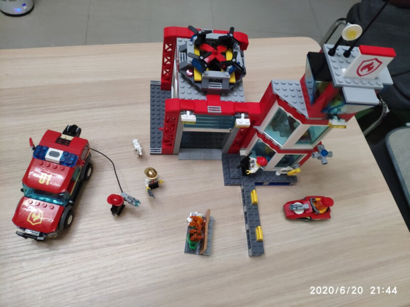 乐高LEGO积木城市系列CITY有多少块？