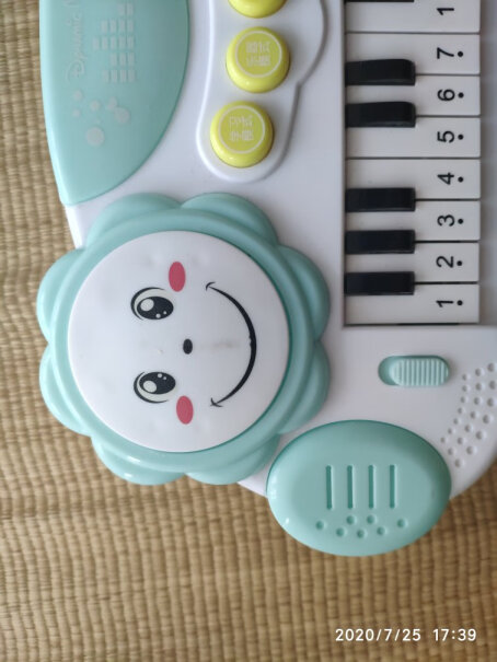 猫贝乐儿童玩具电子琴婴儿音乐玩具拍拍鼓2合1电子琴你好，这个小琴的灯光玩的时候能关闭灯光吗？