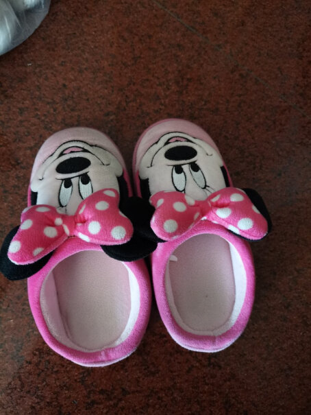 儿童拖鞋DISNEY迪士尼儿童拖鞋质量真的差吗,优缺点测评？