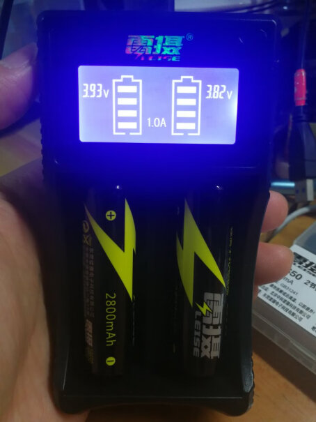 雷摄 18650锂电池 2800mAh充满电需要多长时间？