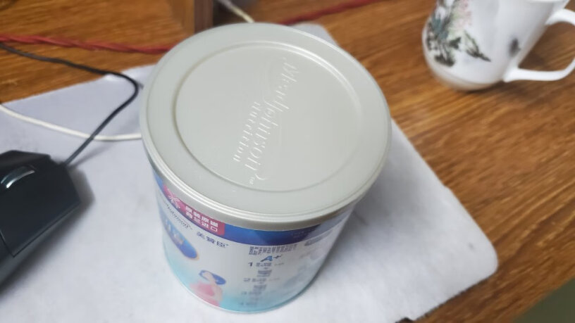 美赞臣MeadJohnson蓝臻妈妈奶粉0段370克罐装这个奶粉有沉淀物，正常吗？