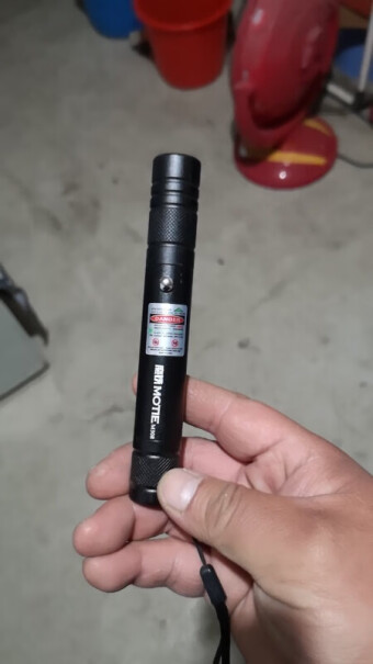 魔铁MOTIEM710激光笔灯柱大小可以调吗？太细了。