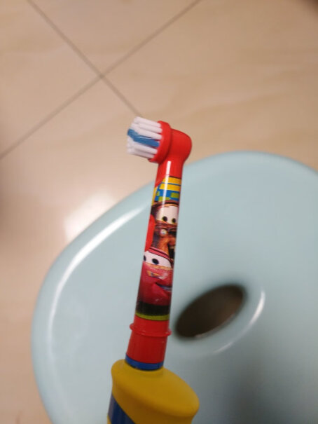 欧乐B儿童电动牙刷头3支装两岁 牙齿长全了可以用吗，小岁数不让用具体有什么原因吗，娃总要用电动牙刷刷牙。