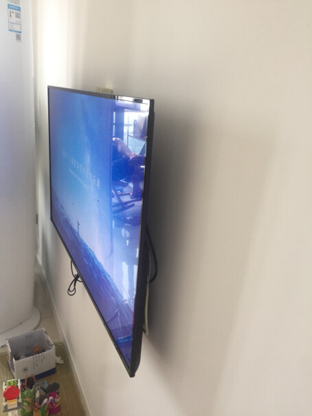 小米电视4C50英寸请问这款4c电视机是不是色彩偏白？