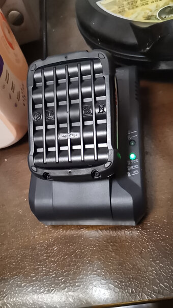 博世吸尘器无线手持家用大吸力除螨充电吸尘机宠物版S6系列买这个还是买银色的呢？