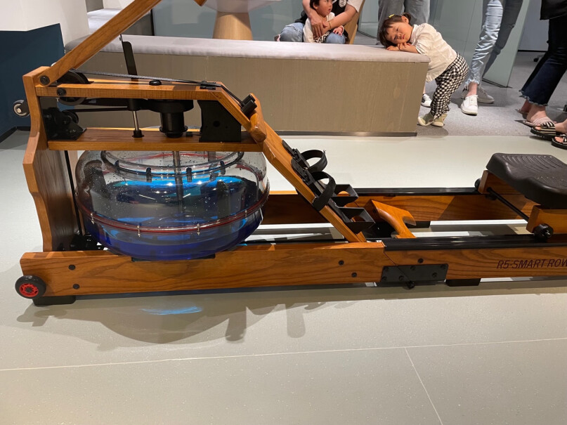 划船机易跑划船机家用可折叠水阻智能划船器收腹健身器材划桨机R5深度剖析功能区别,到底要怎么选择？