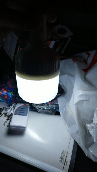 曼戈途夜市摆摊灯请问真实买家100瓦的亮度怎么样，就是停电家里应急用，充满能用多久，充电几小时呢？
