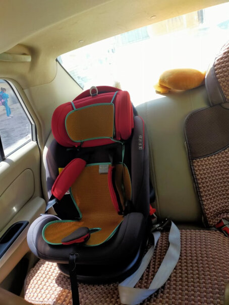 安默凯尔宝宝汽车儿童安全座椅isofix硬接口面料好吗？会起球吗？