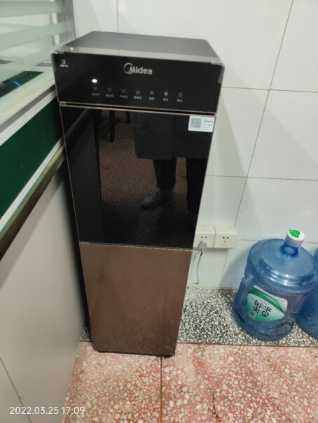 美的饮水机京东你们的饮水机烧水时声音大吗？