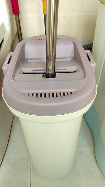 家杰优品大号刮刮桶免手洗平板拖把水能脱干净吗？
