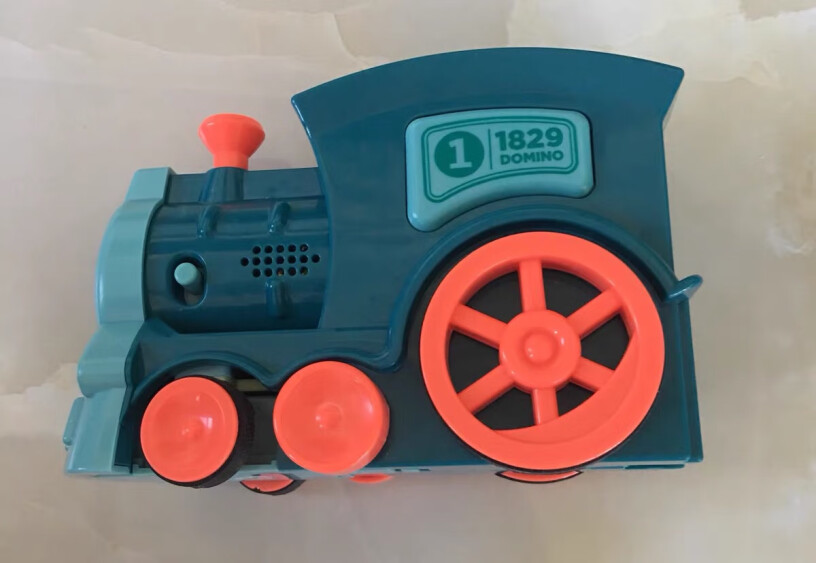 纽奇火车多米诺电动玩具音效投牌摆牌早教骨牌评测质量怎么样？良心点评配置区别！