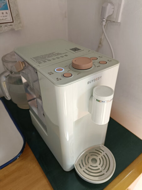 北鼎即热式饮水机即时加热小型迷你茶吧机饮水器茶叶可以放里面煮吗？