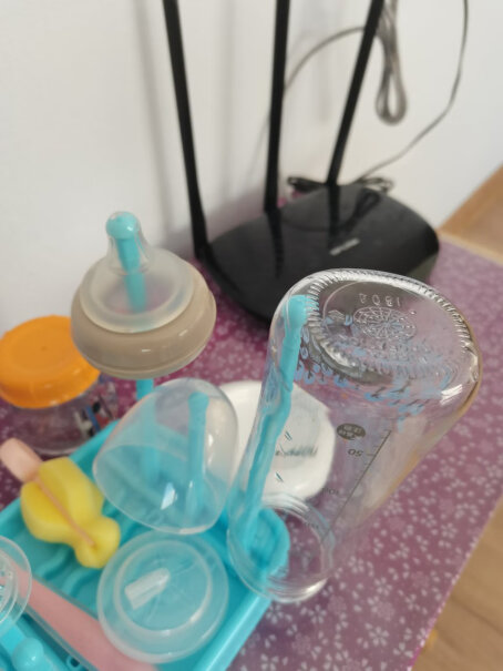 婴幼儿奶瓶架子奶瓶晾干架干燥架有没有异味？