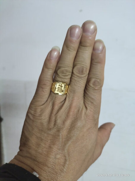 六福典雅珠宝黄金戒指男是真的吗？