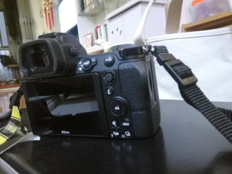 尼康Z5微单相机套机请问买家该相机的使用忎受？