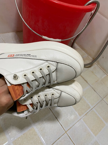 优洁士小白鞋清洁剂洗鞋刷鞋擦鞋神器请问这款清洁效果怎么样？属于交智商税了没？
