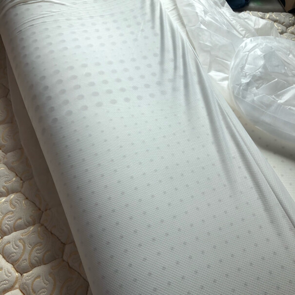 床垫-床褥网易严选床垫床褥乳胶床垫分析哪款更适合你,来看下质量评测怎么样吧！