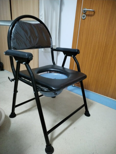 怡辉坐便椅老人坐便凳座便凳子加高防滑可折叠坐便器孕妇残疾人坐厕椅坐便器移动马桶可以放厕所的吗？