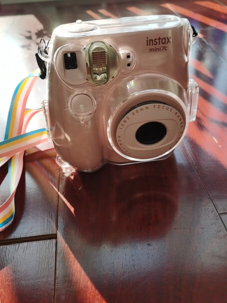 富士instax mini7+蓝相机里面自带相纸吗还是单独买呀？