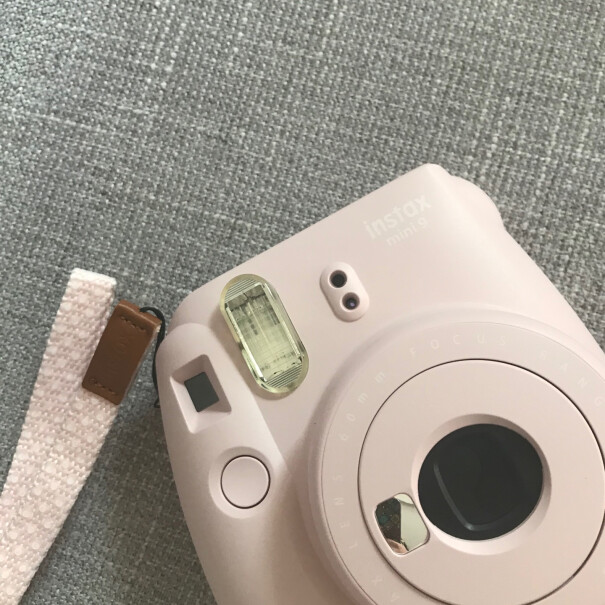 富士instax mini9相机 葡萄紫一张相纸可以拍几次啊？