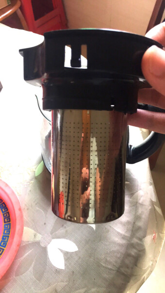 天喜TIANXI玻璃茶壶如果不用里面滤网，出水会洒外面来吗？