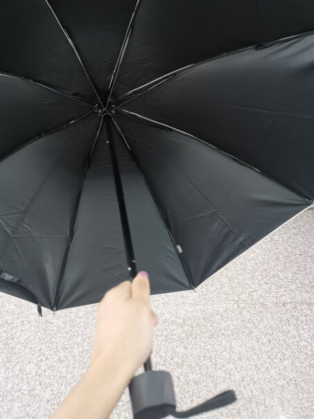 天堂伞雨伞黑胶防晒防紫外线太阳伞遮阳晴雨伞男女这个伞会很重吗？