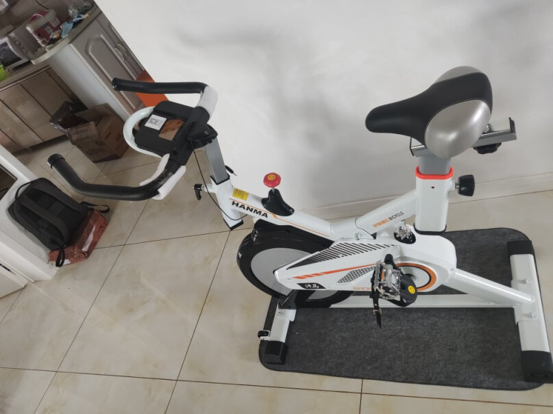 汗马家用动感单车静音运动减肥器材健身车室内脚踏车阻力怎么加？