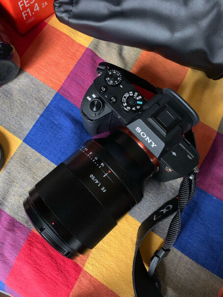 SONY FE 50mm F1.4 ZA微单镜头请问这个镜头拍微距可以吗？
