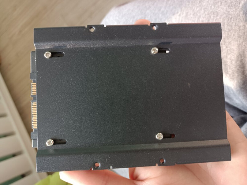 索厉台式机光驱位硬盘托架2.5可以多个叠加吗？