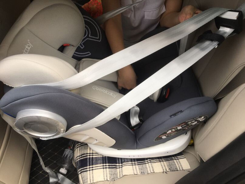 瑞贝乐reebaby汽车儿童安全座椅ISOFIX接口高尔夫14年旅行可以装吗？