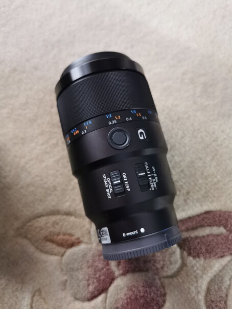 索尼FE90mm微距G镜头与适马70-f2.8比怎么样？