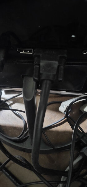 绿联（UGREEN）VGA切换器30711电脑都关机了 灯还亮着 还能切换 没开关吗？