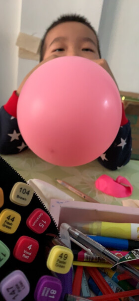 富居FOOJO马卡龙气球100只生日装饰请问气球有封口的吗？是需要自己用手指打结的吗？