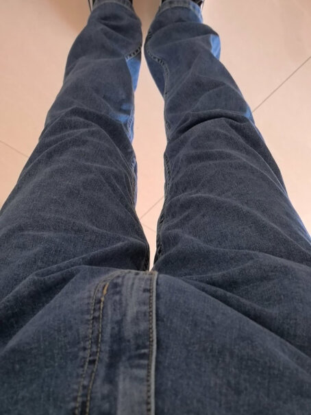 京东京造经典系列男士直筒牛仔裤 新中蓝 33请问这个裤子穿着舒服吗？面料柔软吗？