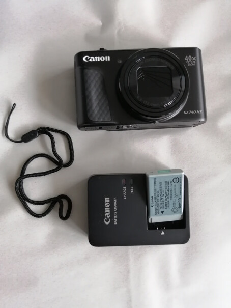 数码相机佳能PowerShot SX740HS相机套餐评测值得买吗,为什么买家这样评价！