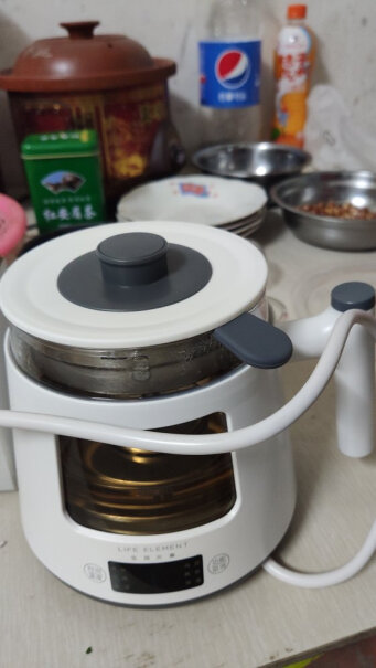 生活元素养生壶迷你煮茶器茶滤和茶滤支架是活动的吗？